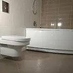 Quiet And Spacious With Garage Option Appartamento Cracovia