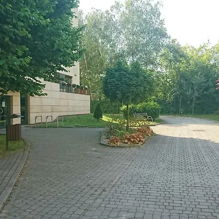 Quiet And Spacious With Garage Option Appartement Krakau