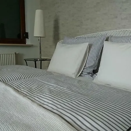 Quiet And Spacious With Garage Option Appartement *