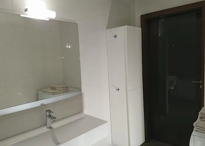 Quiet And Spacious With Garage Option