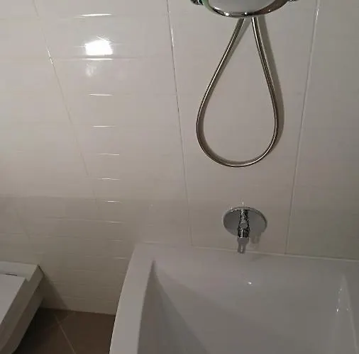 아파트 Quiet And Spacious With Garage Option 크라쿠프