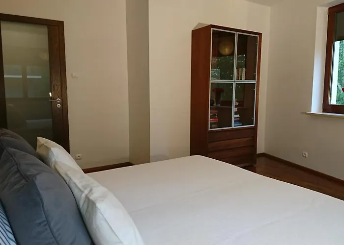 Quiet And Spacious With Garage Option